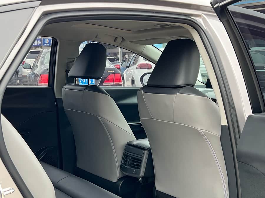 Toyota bZ3 2023 immagine di auto #16