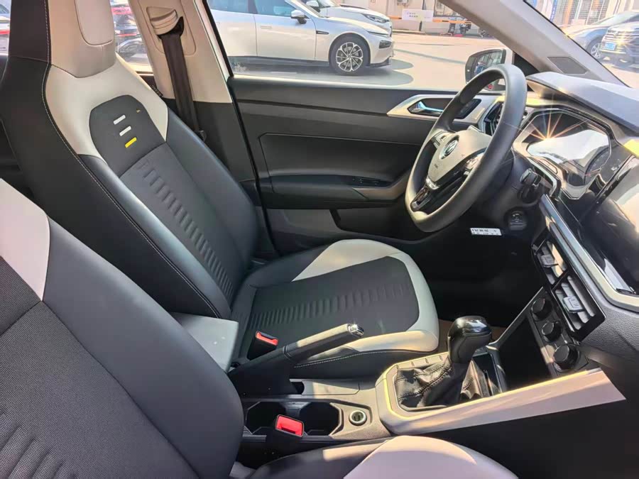 Volkswagen Polo 2020 car image #16