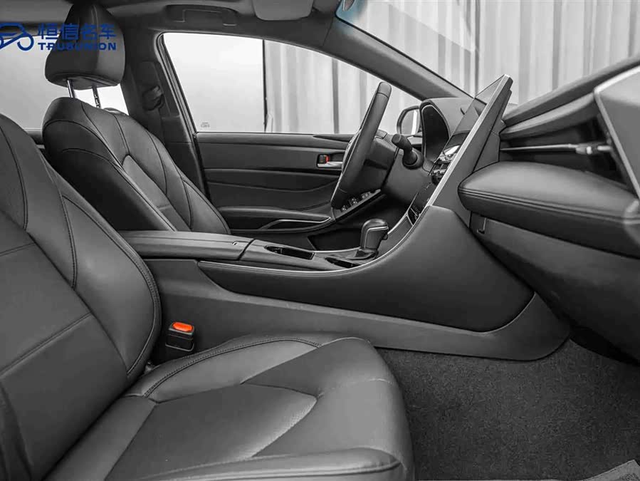 Toyota Avalon 2022 car image #16