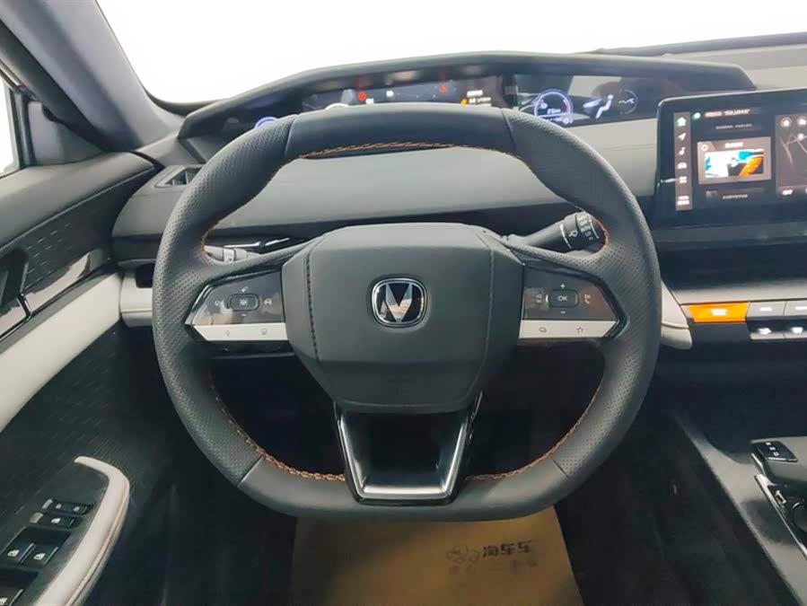 Changan UNI-V iDD 2024 #16 Changan UNI-V iDD 2024 car image #16