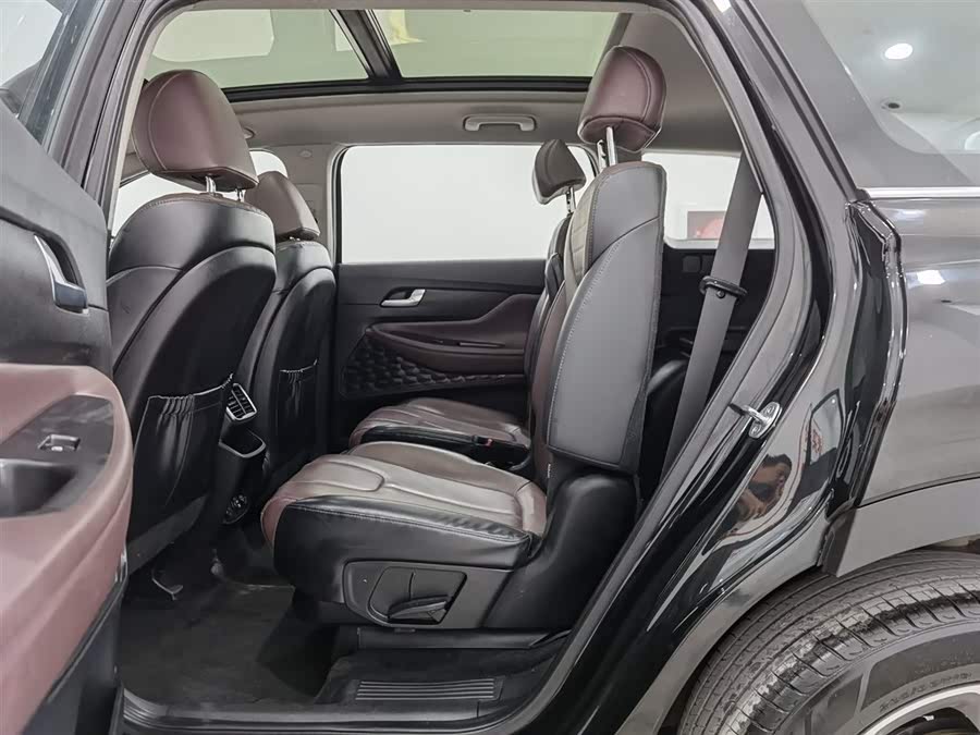 Hyundai Santa Fe 2021 car image #16