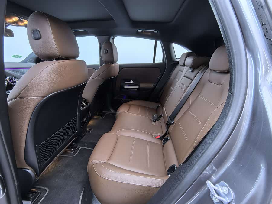 Mercedes-Benz EQA Class 2024 immagine di auto #16