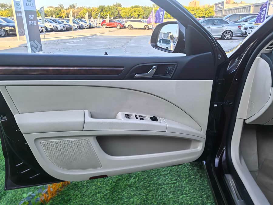 Skoda Superb 2014 immagine di auto #16