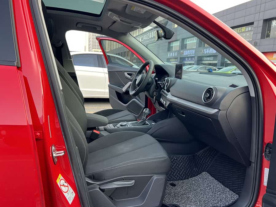 Audi Q2L 2023 car image #16