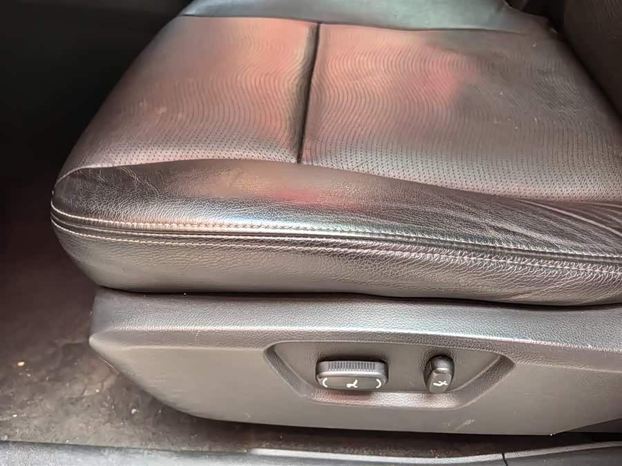 Chevrolet Captiva 2017 car image #16