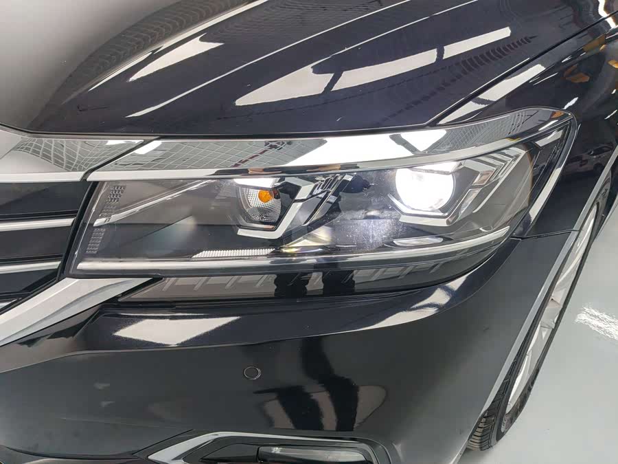 Volkswagen Passat 2019 car image #16