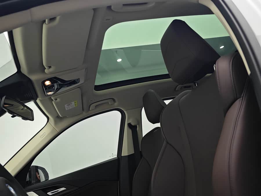 BMW iX1 2025 #16 BMW iX1 2025 car image #16