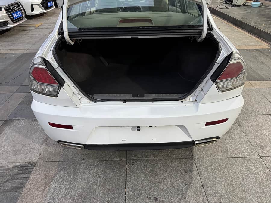 Soueast V3 Lingyue 2014 car image #16