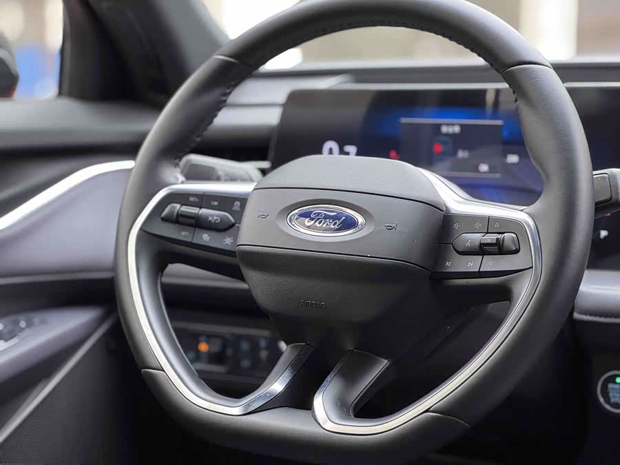 Ford Mondeo 2024 car image #16