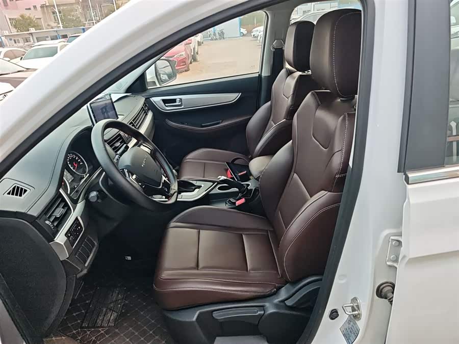 Forthing T5 2023 صورة سيارة #16