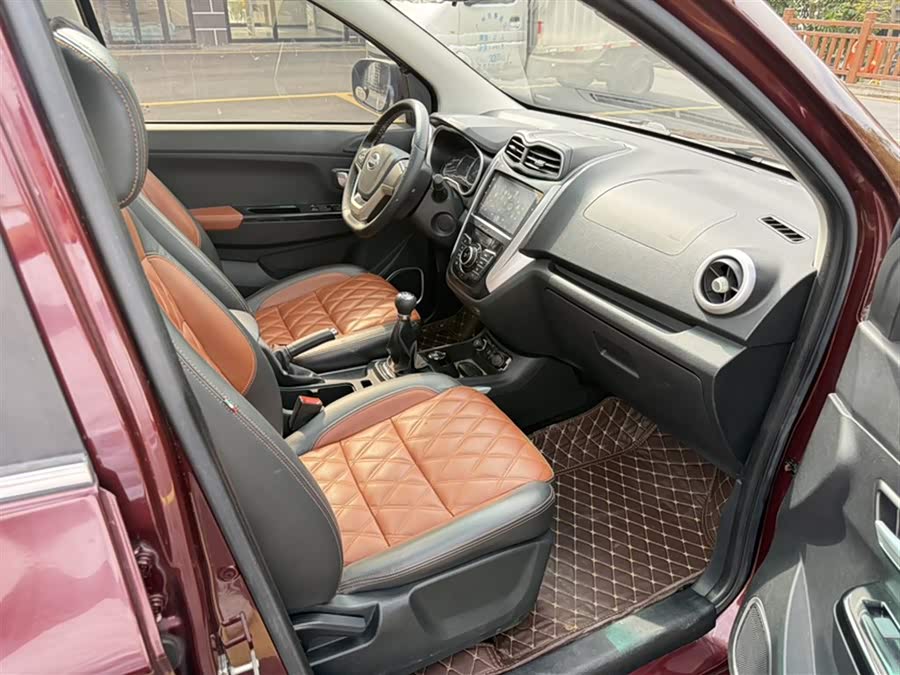 SWM斯威汽车 SWM斯威X3 2019 #16 SWM斯威汽车 SWM斯威X3 2019 汽车图片 #16