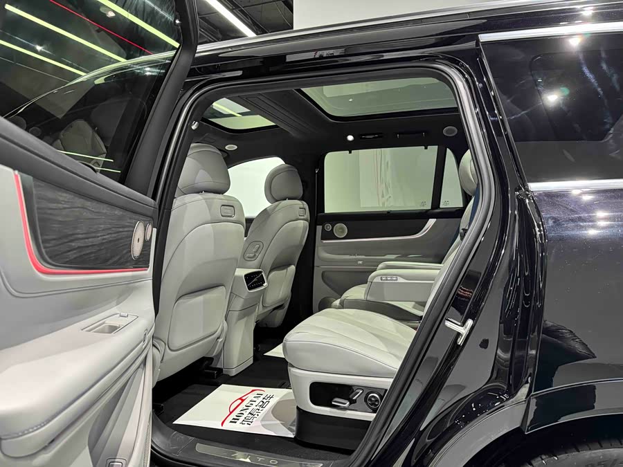 2025 car image #16