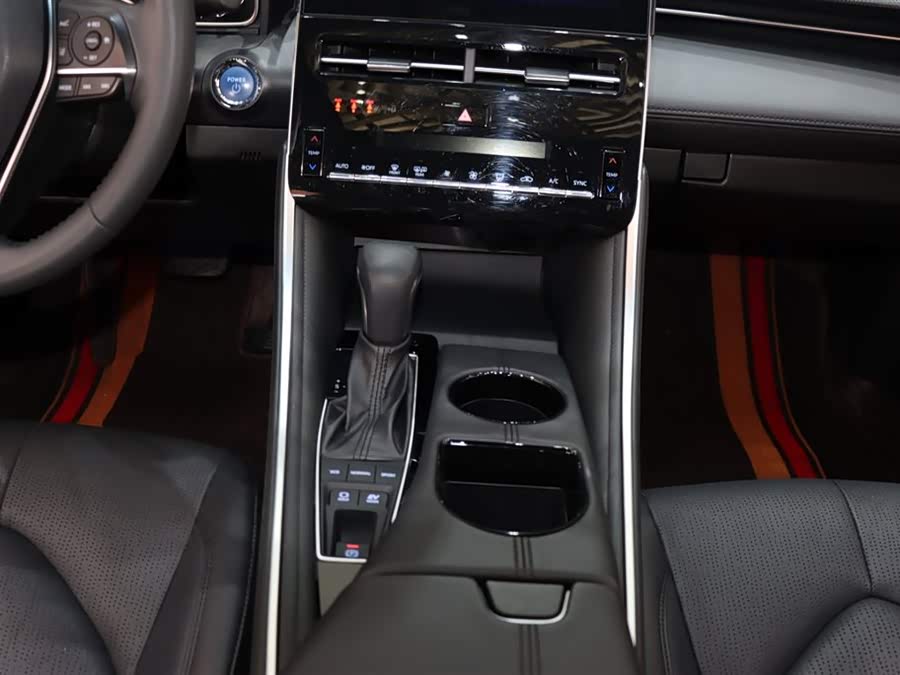 Toyota Avalon 2021 car image #16