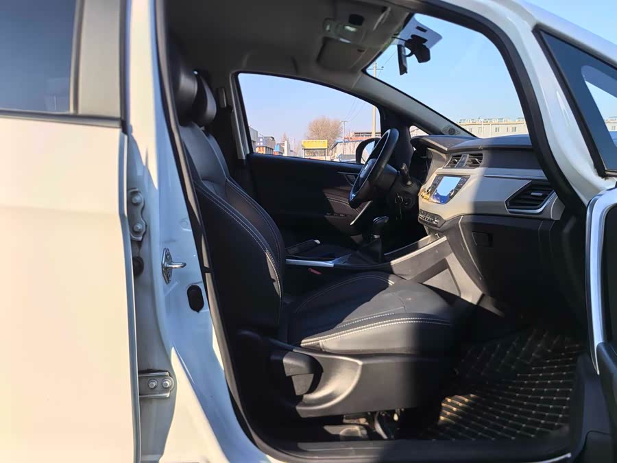 GEELY Vision X3 2021 car image #16