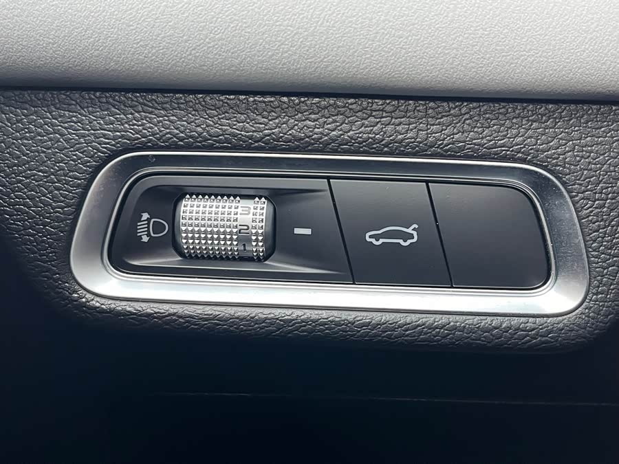 GEELY Coolray 2022 car image #16