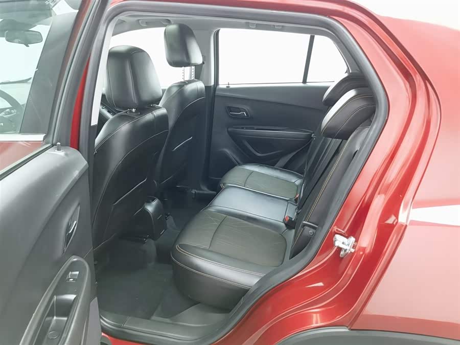 Chevrolet Tracker 2018 immagine di auto #16