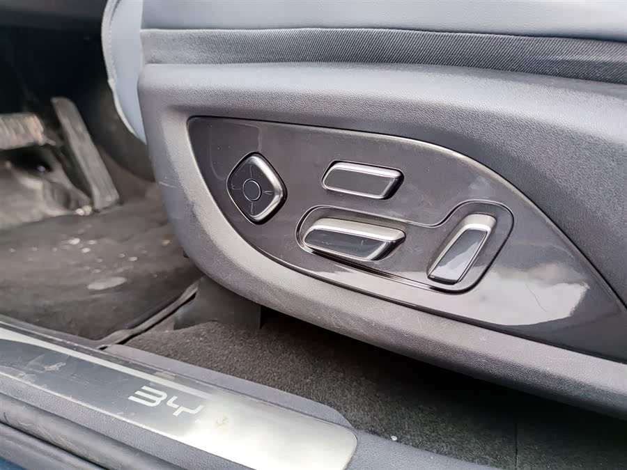 BYD Sea Lion 07 DM-i 2025 car image #16