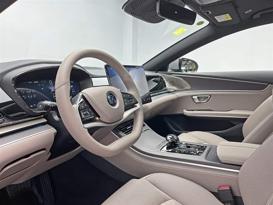 BYD Han 2025 car image #16