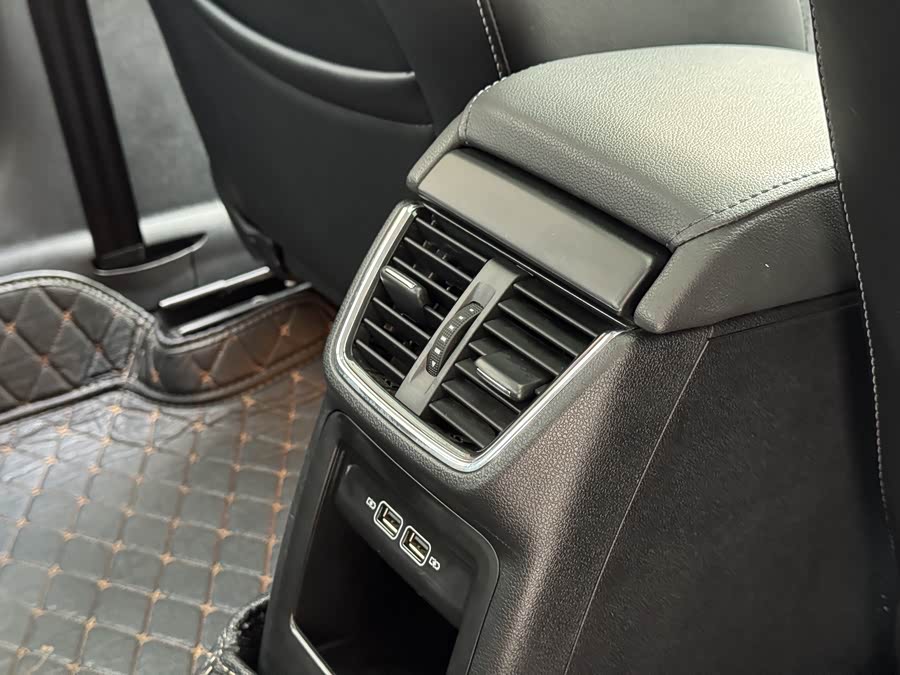 Skoda Octavia 2019 car image #16