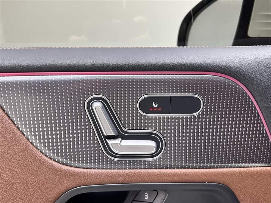 Mercedes-Benz GLB Class 2022 #16 Mercedes-Benz GLB Class 2022 car image #16