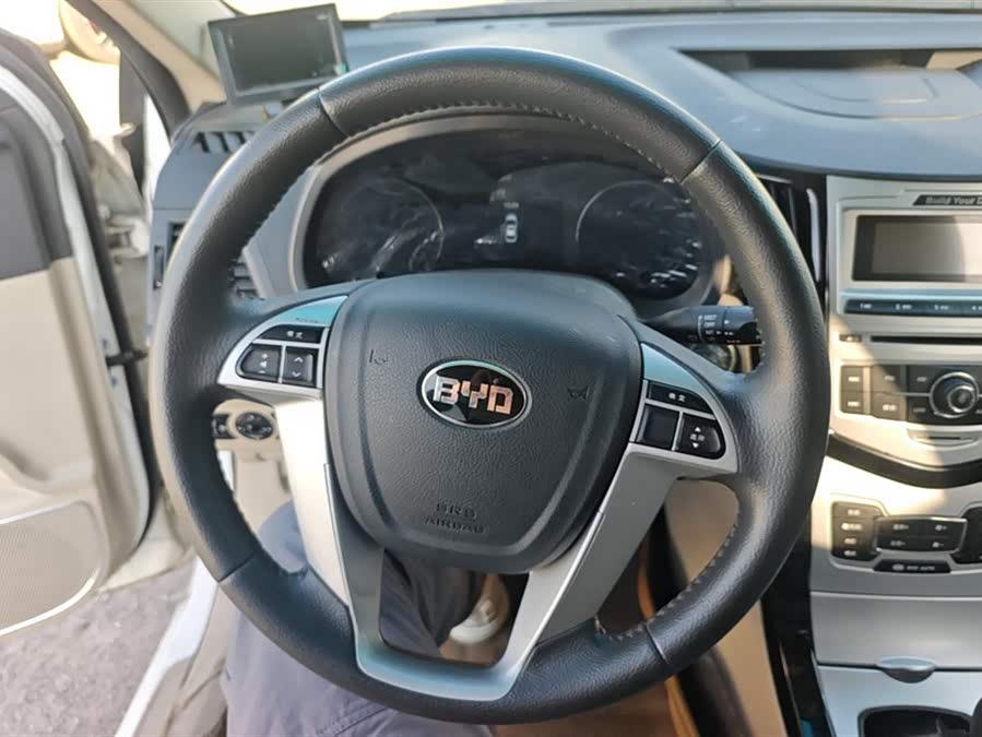 BYD e5 2017 #16 BYD e5 2017 car image #16