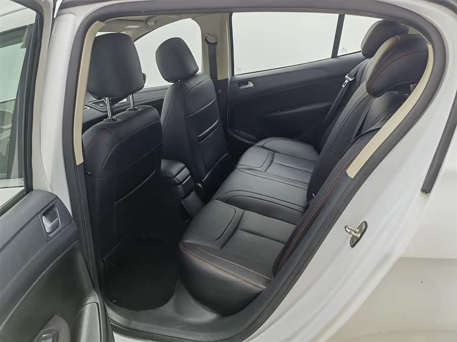 Peugeot 308 2015 car image #16