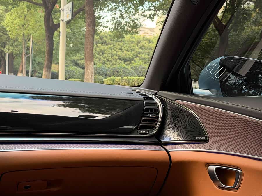 BYD Han 2023 car image #16