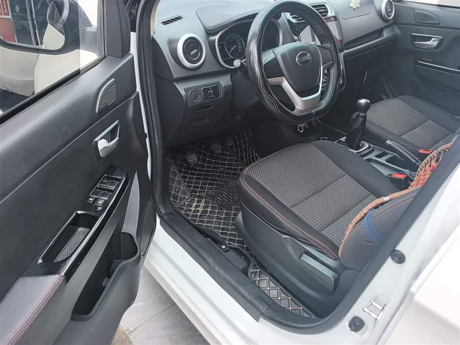 SWM斯威汽车 SWM斯威X2 2022 #16 SWM斯威汽车 SWM斯威X2 2022 汽车图片 #16