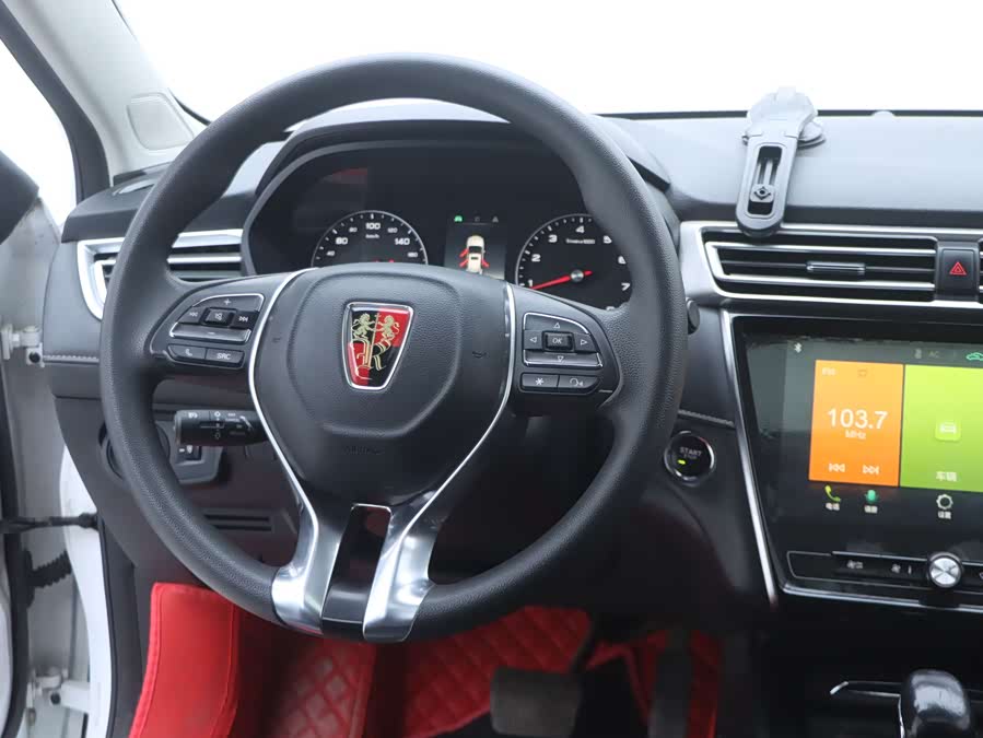 Roewe i5 2019 car image #16