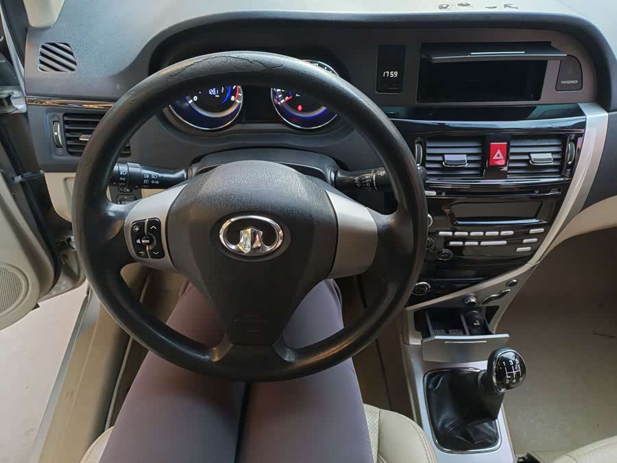 Great Wall C30 2012 car image #16