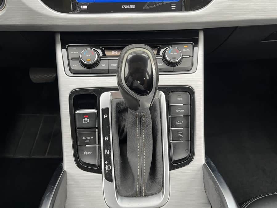 GEELY Boyue 2018 car image #16