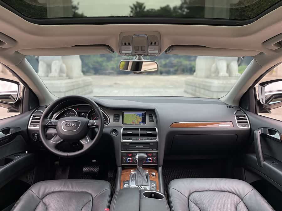 Audi Q7 2015 car image #16