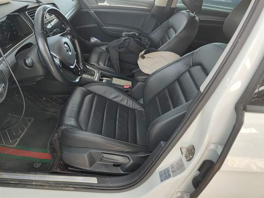 Volkswagen Golf New Energy (Imported) 2020 صورة سيارة #16