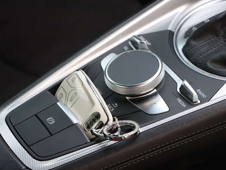 Audi TT 2017 car image #16