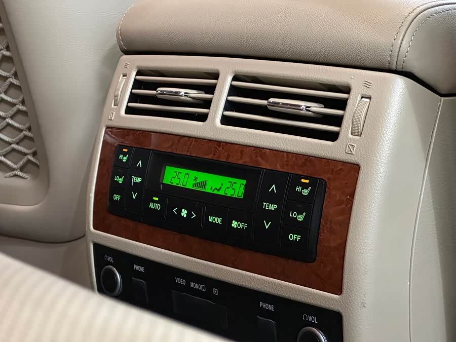 Toyota Land Cruiser 2015 car image #16