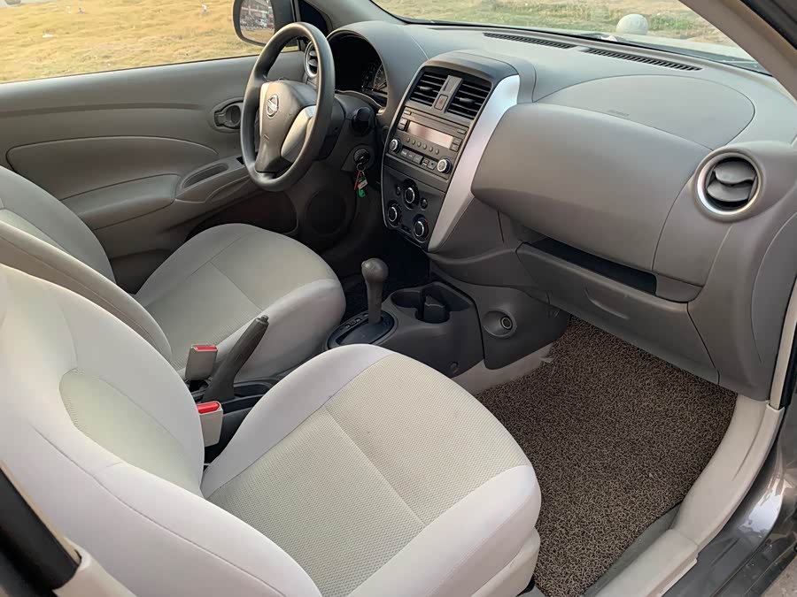Nissan Sunny 2018 #16 Nissan Sunny 2018 car image #16