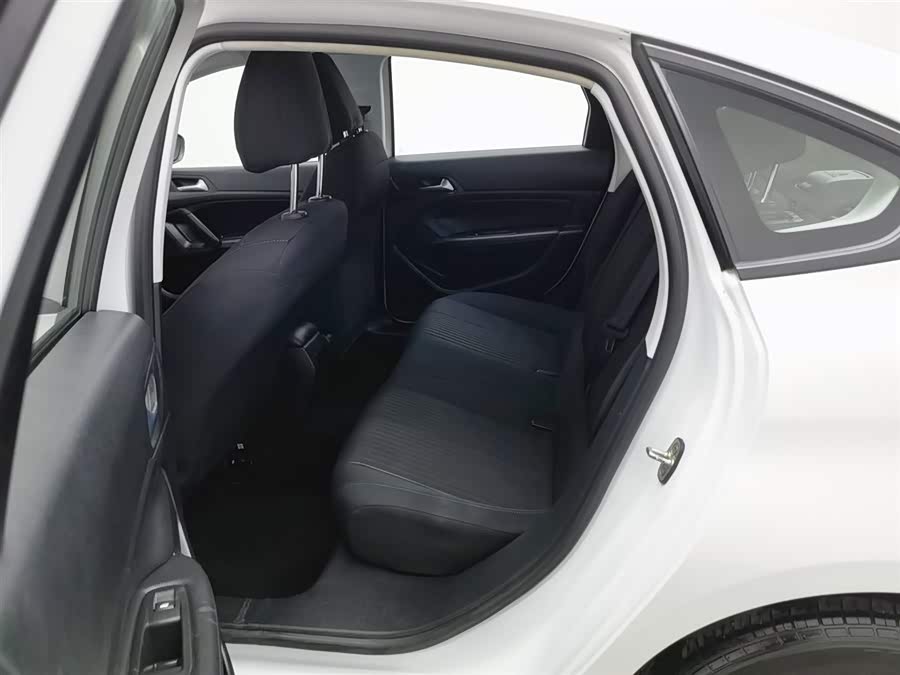 Peugeot 308 2017 car image #16