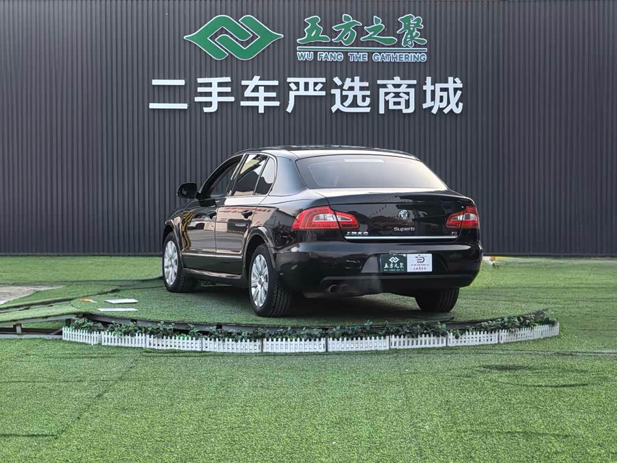 Skoda Superb 2012 imagem de carro #16