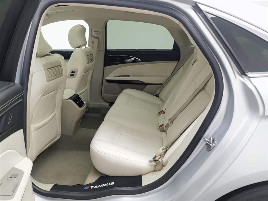 Ford Taurus 2017 car image #16