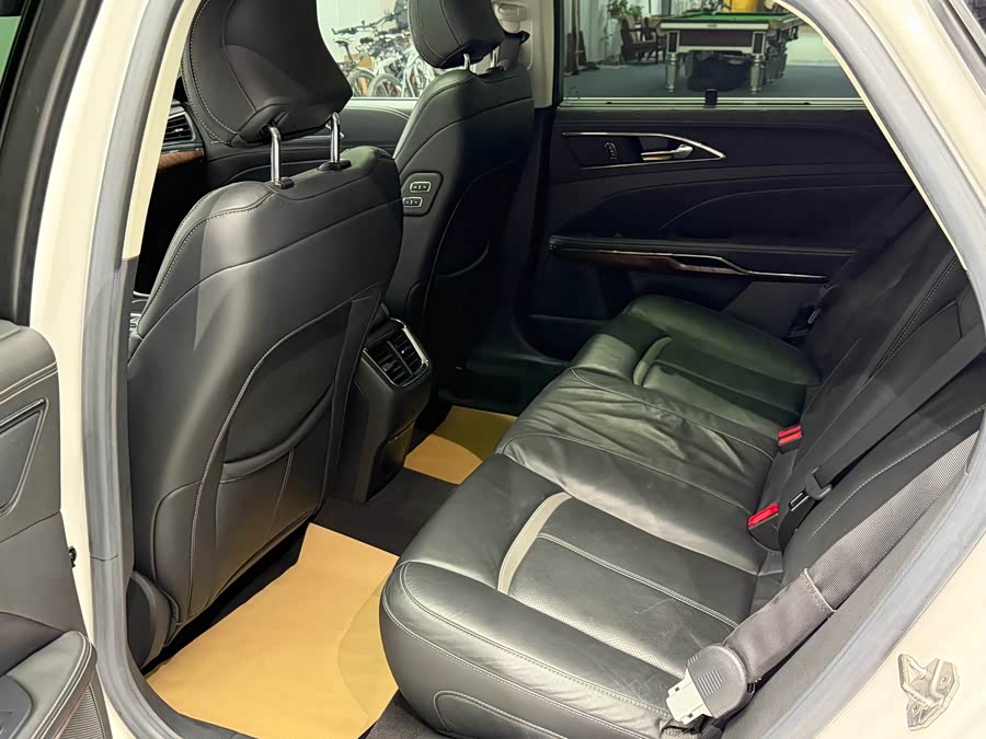 Ford Taurus 2017 car image #16