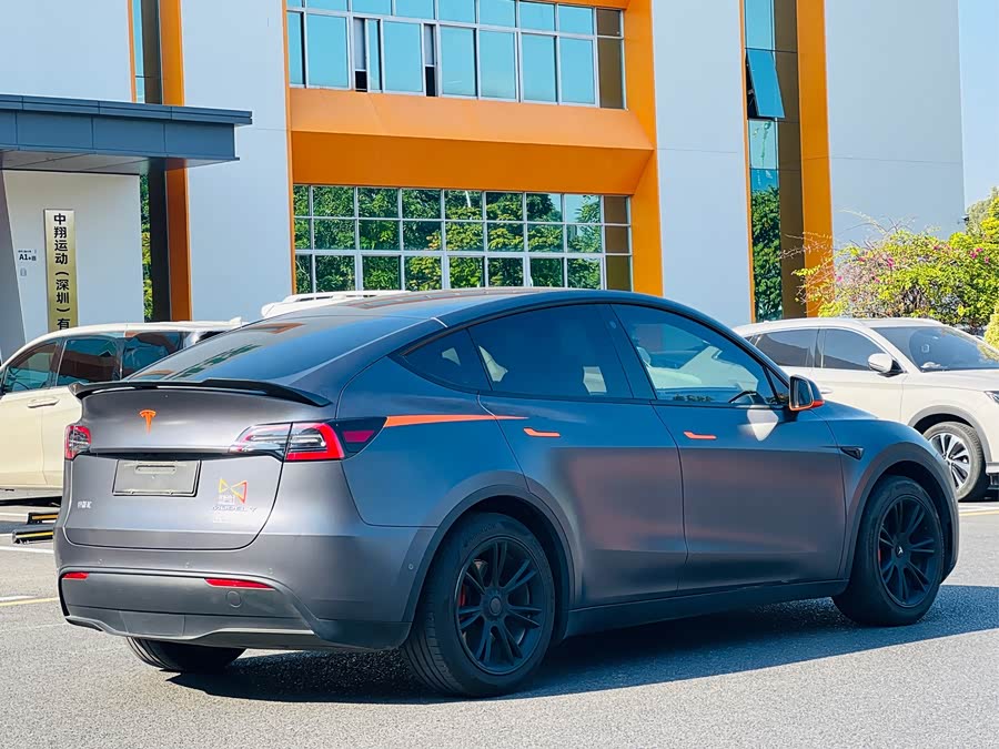 Tesla Model Y 2022 car image #16