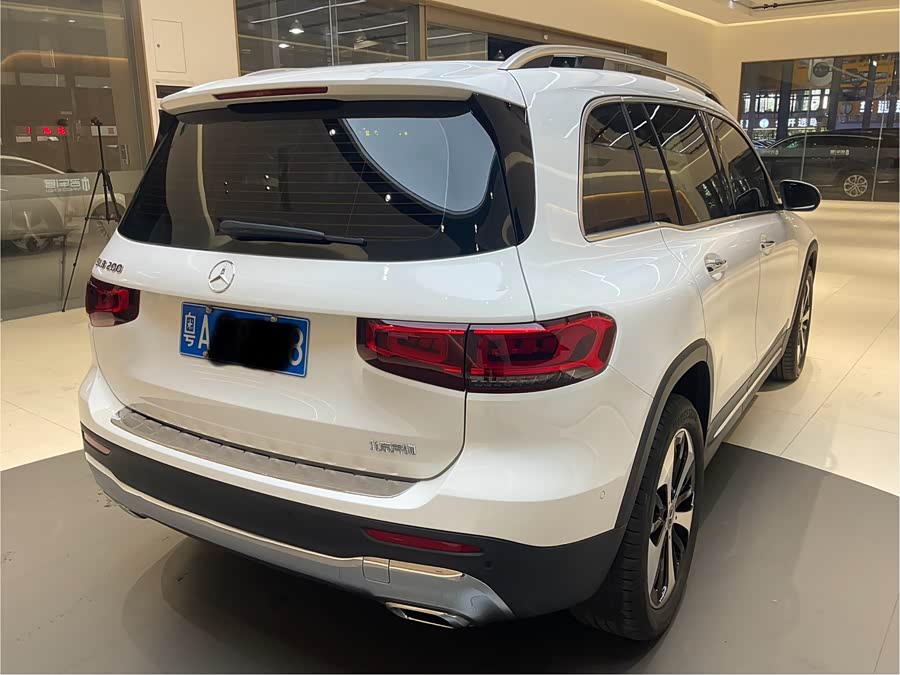 Mercedes-Benz GLB Class 2020 car image #16