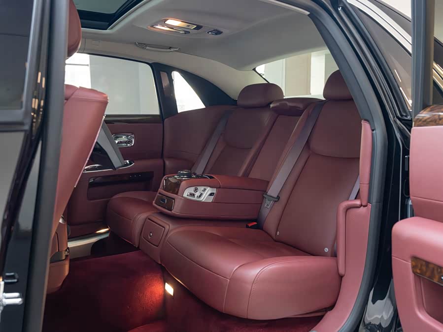 Rolls-Royce Ghost 2016 car image #16