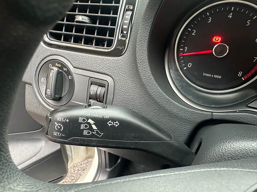 Volkswagen Polo 2016 #16 Volkswagen Polo 2016 car image #16
