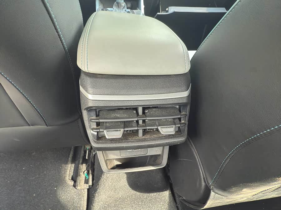 GEELY Emgrand 2023 car image #16