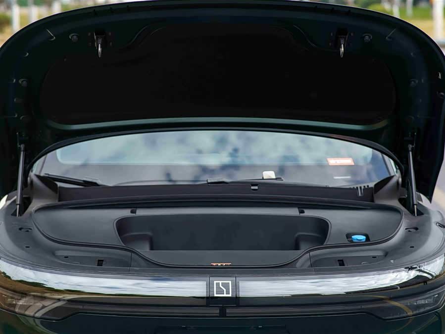 Zeekr 7X 2025 car image #16