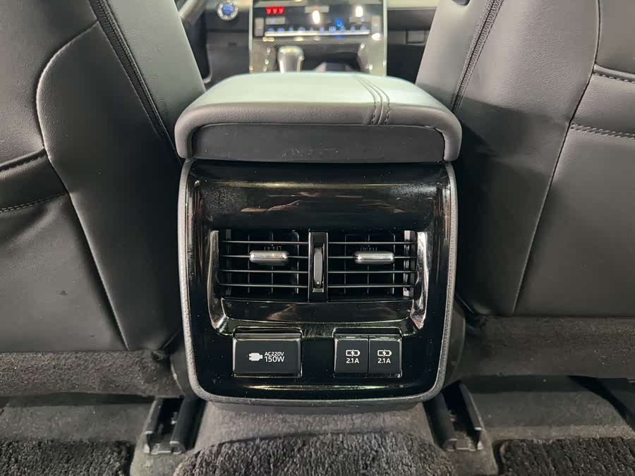 Toyota Avalon 2019 car image #16