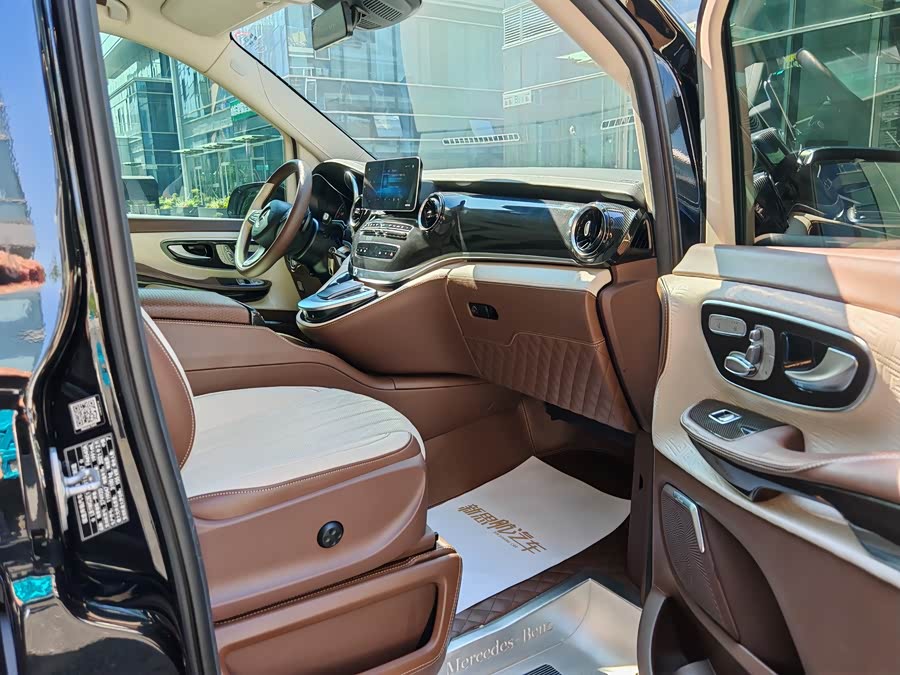 Mercedes-Benz V Class 2021 car image #16