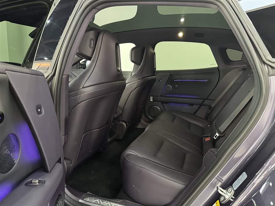 阿维塔 阿维塔06 2025 汽车图片 #16