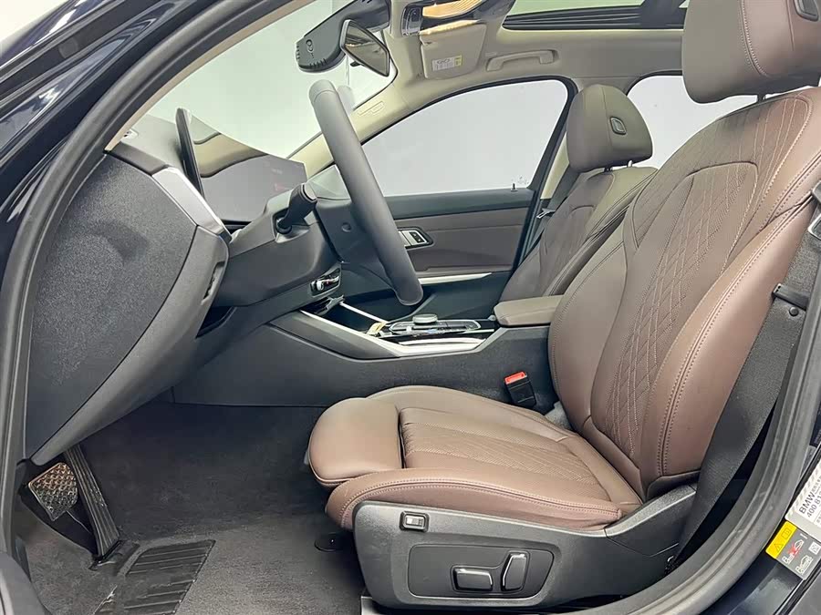 BMW i3 2024 car image #16
